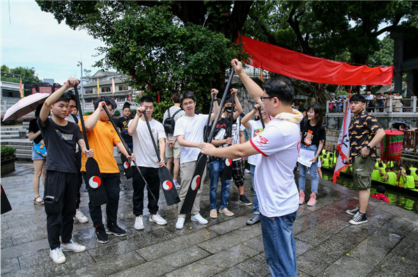 【图5：多益网络《神武3》玩家体验广州龙船】.jpg