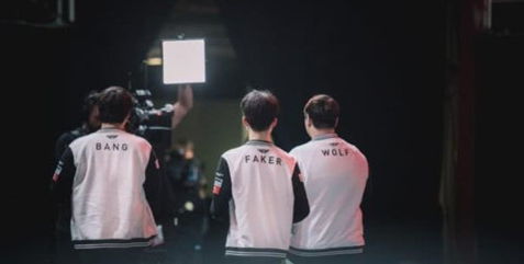 Faker成为全球唯一大满贯选手！16冠LOL第一人