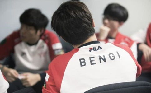 Faker成为全球唯一大满贯选手！16冠LOL第一人