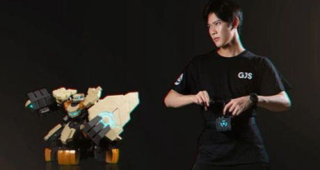 《王者荣耀》首款体感格斗机器人开卖：人机一体