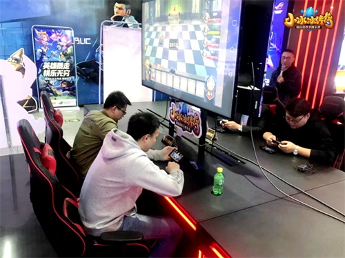 英雄暴走，棋乐无穷！《小冰冰传奇》西安长沙线下见面会畅快对战