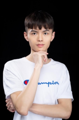 李现峡谷对战黄明昊，QQ名人赛王牌终极对决开启！