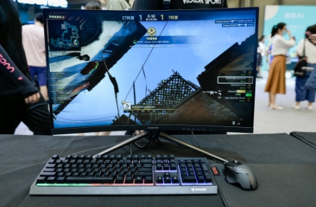 海信首款电竞显示器携手iG首秀 240HZ+1000R曲率“硬派”出道