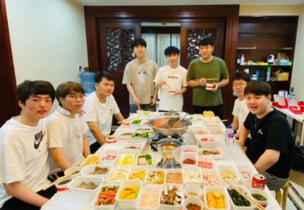 极度愤怒的卡比兽告诉你韭菜盒子的上流吃法！